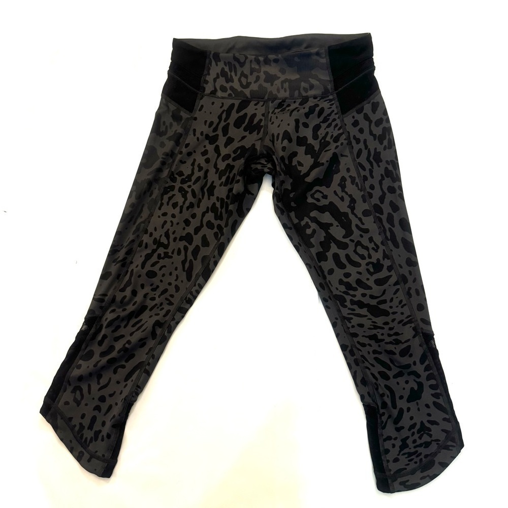 Lululemon Leggings Just Breathe Crop Animal Swirl Deep Coal Light / Black 6